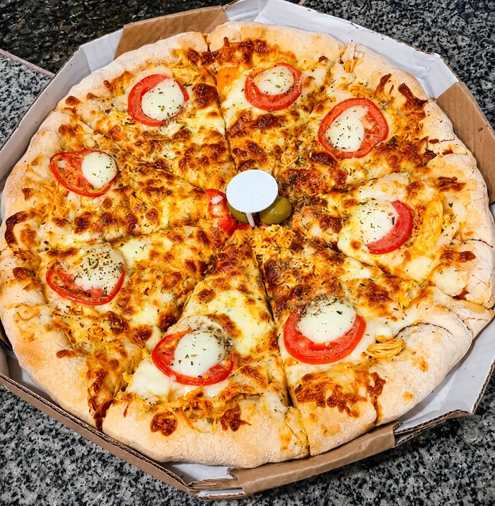 10 - PIZZA CAIPIRA C/ TOMATE
