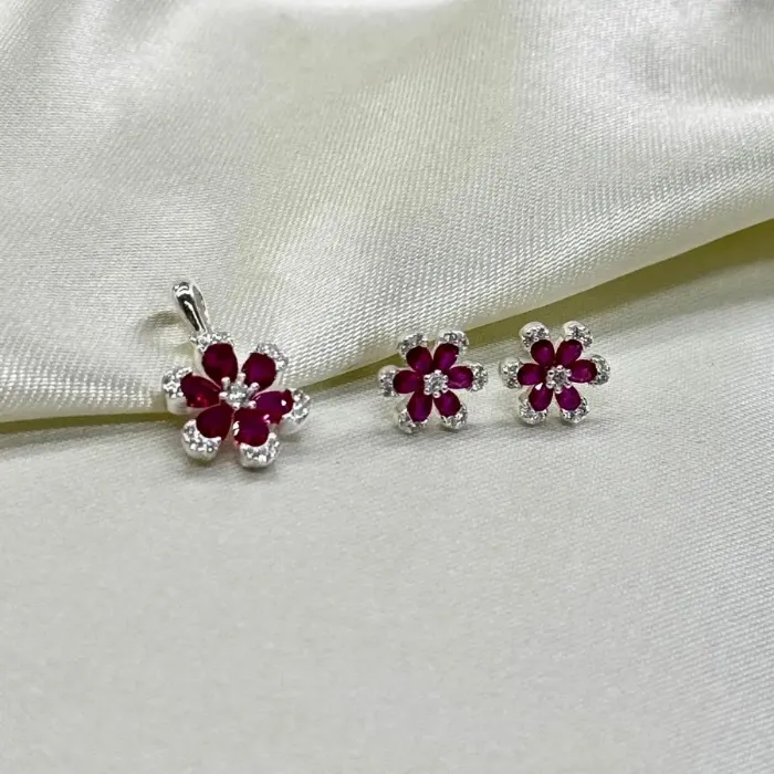  CONJUNTO FLOR BRINCO + PINGENTE